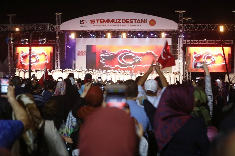 Bu millet bir gecede karanlığı aydınlığa dönüştürdü