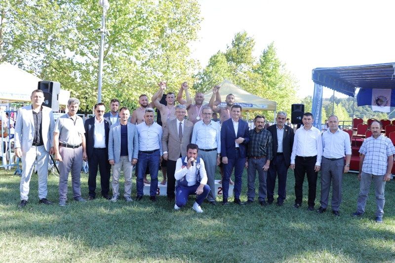Kandıra Namazgah çayırında kıyasıya mücadele