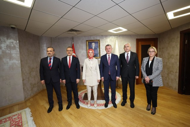 Bakan Göktaş’tan Büyükşehir’e ziyaret
